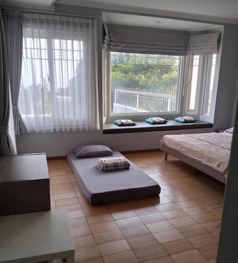 Villa 360 Lembang Exterior foto