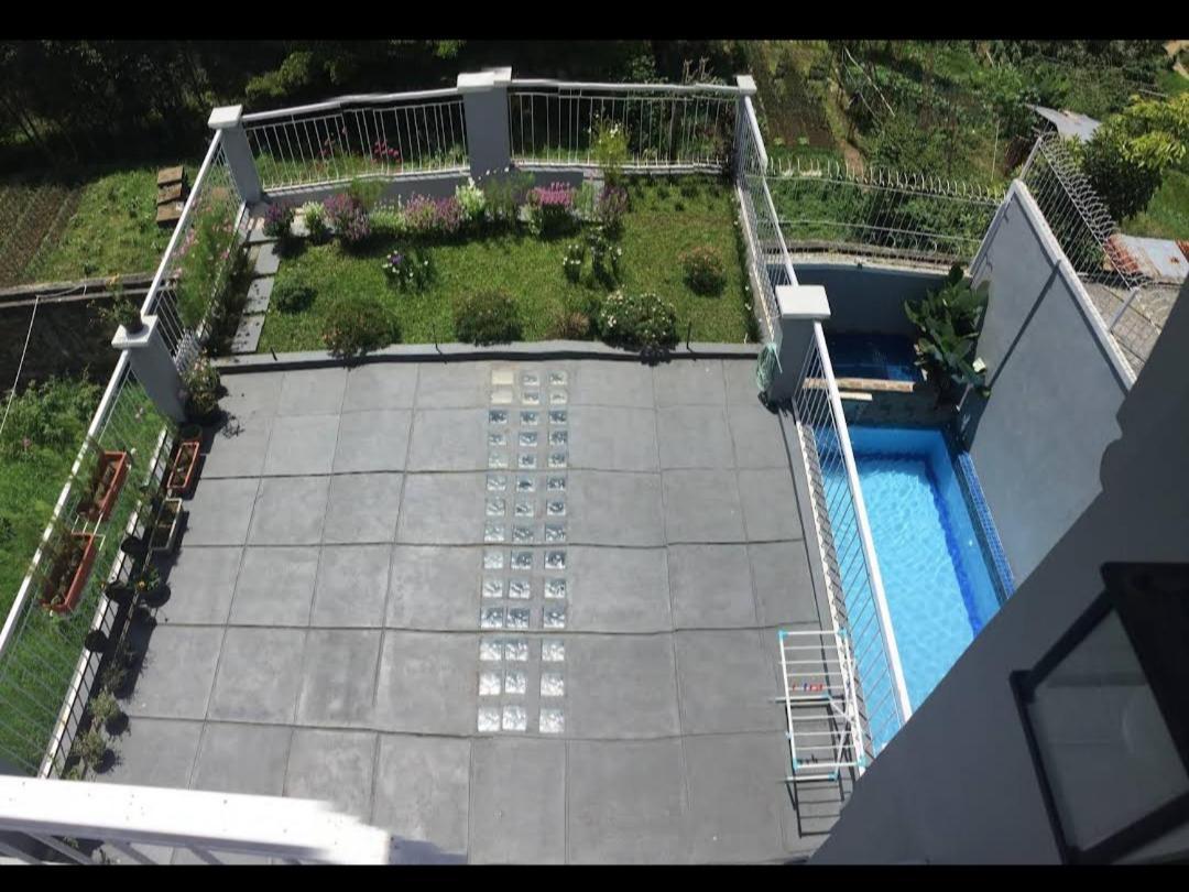Villa 360 Lembang Exterior foto
